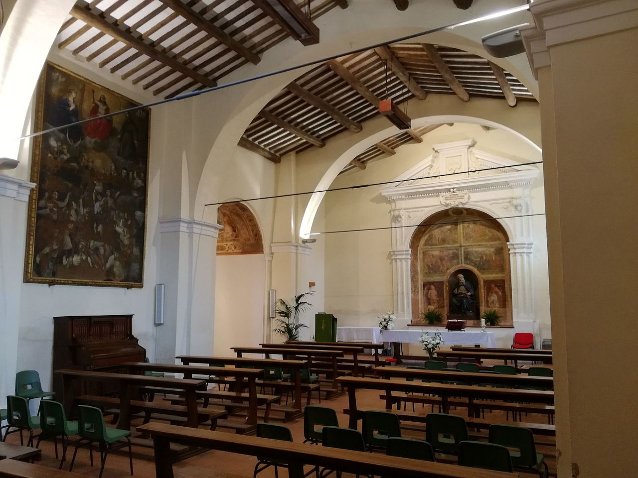 Interno della chiesa di Sant'Antonio abate a Deruta Chiesa di S